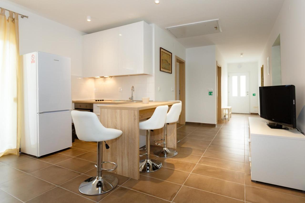 Villa Mirela Apartment Vrbnik Ngoại thất bức ảnh