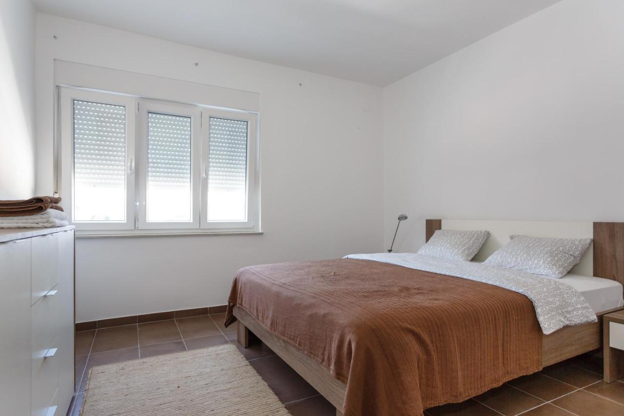 Villa Mirela Apartment Vrbnik Ngoại thất bức ảnh