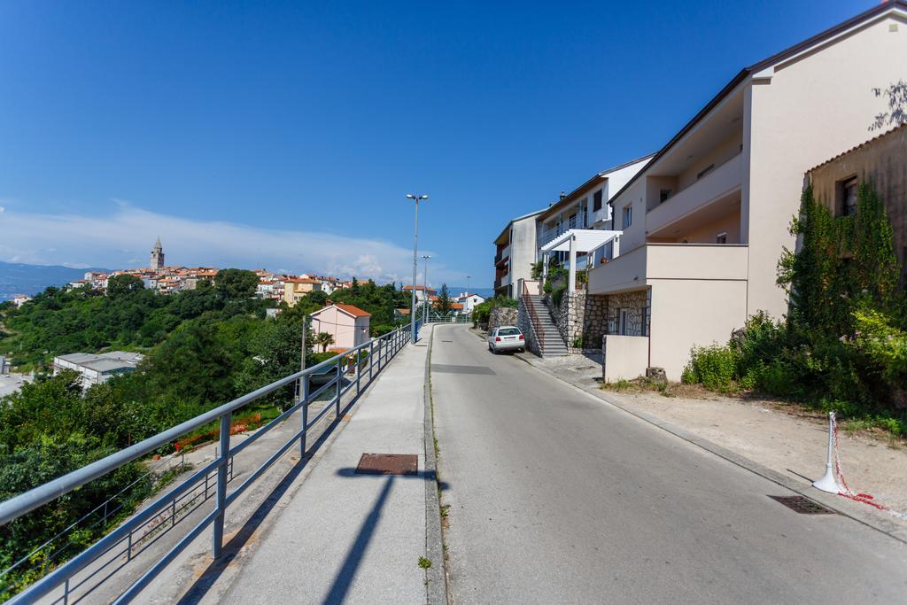 Villa Mirela Apartment Vrbnik Ngoại thất bức ảnh