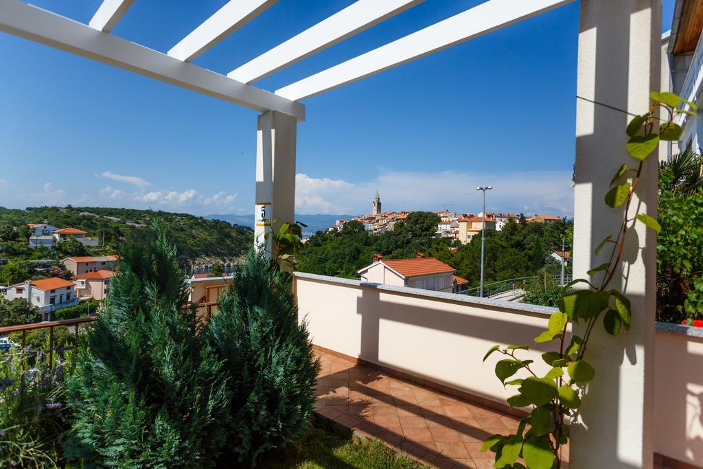 Villa Mirela Apartment Vrbnik Ngoại thất bức ảnh