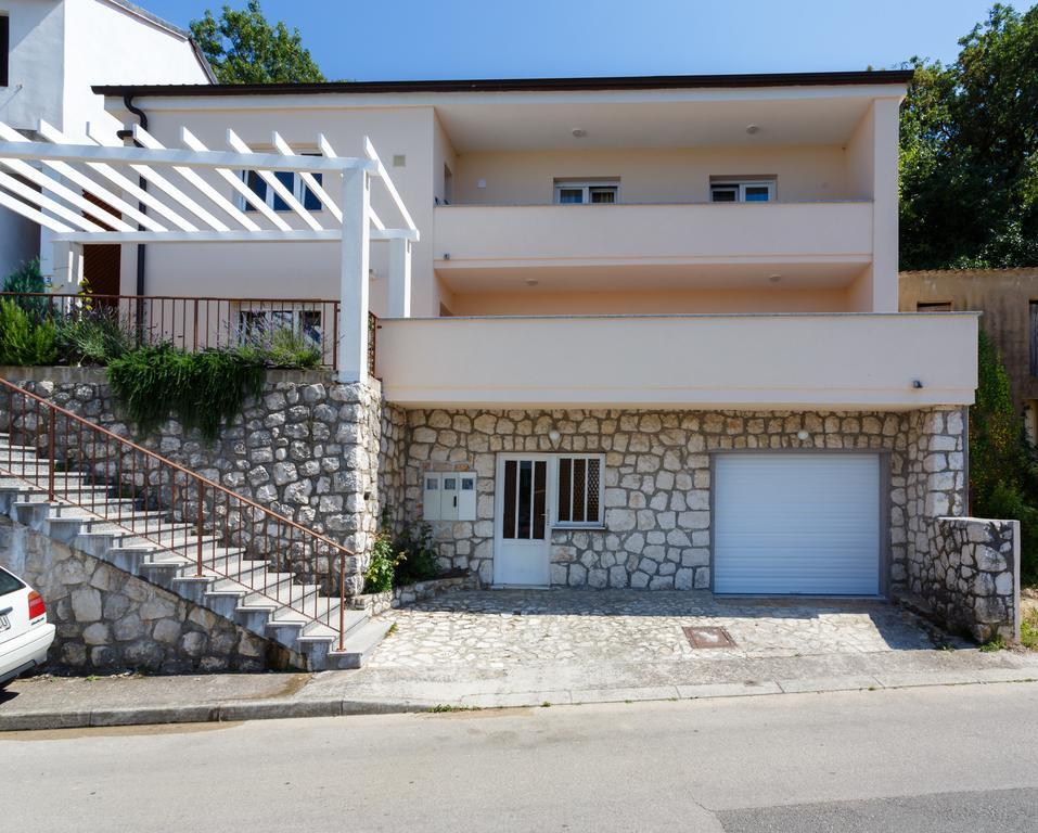 Villa Mirela Apartment Vrbnik Ngoại thất bức ảnh