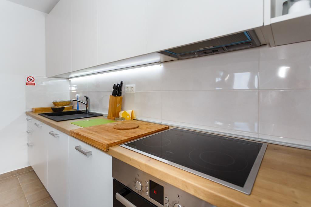 Villa Mirela Apartment Vrbnik Ngoại thất bức ảnh