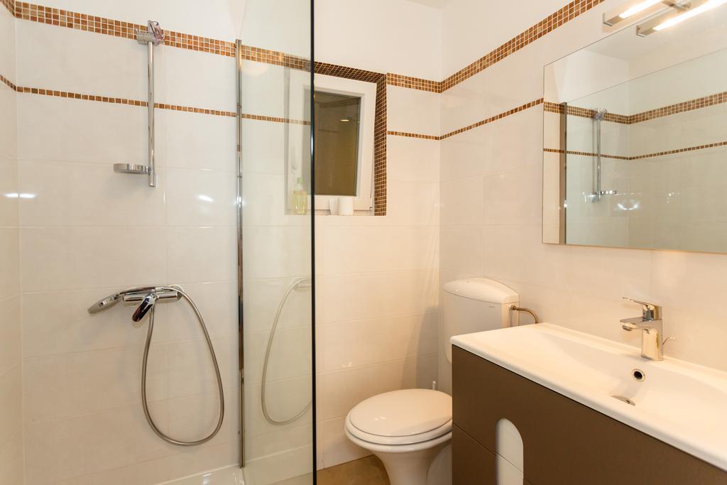 Villa Mirela Apartment Vrbnik Ngoại thất bức ảnh